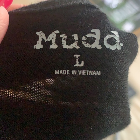 Black short sleeve cut out shoulder top - Picture 5 of 7